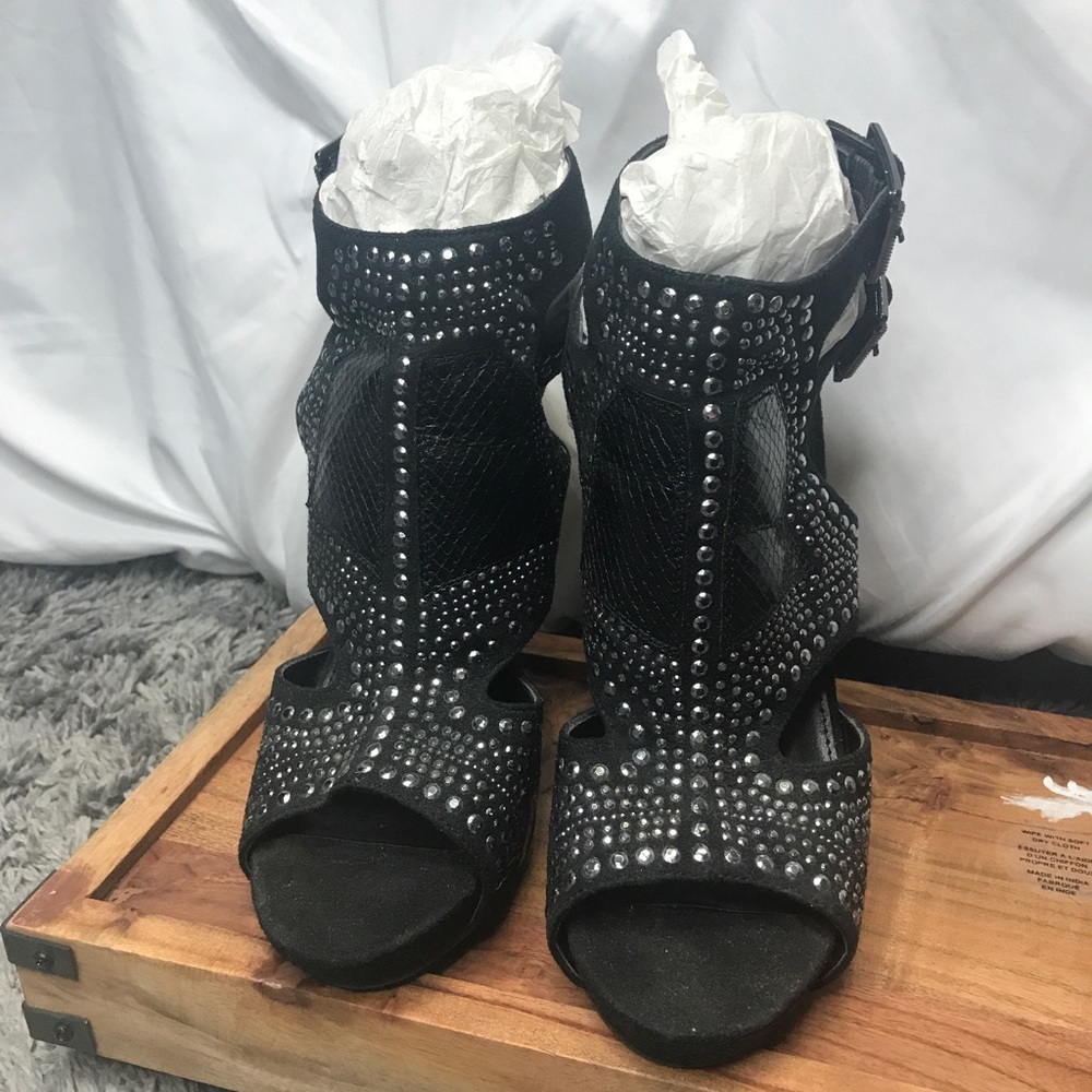 Fergie silver and black heels